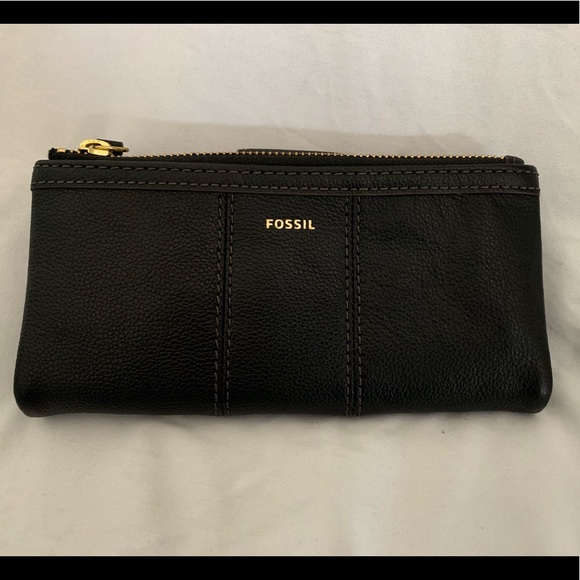 Fossil Handbags - NWOT FOSSIL WALLET